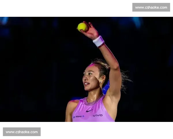 郑钦文决胜盘遭逆转！6-4 扳平仍难敌辛纳科娃